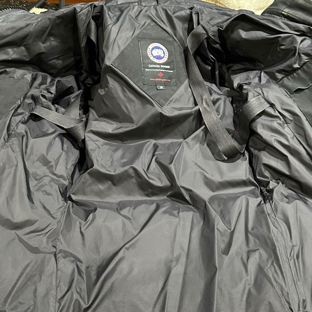Canada Goose Kensington Parka | L | Black - Picture 13 of 13